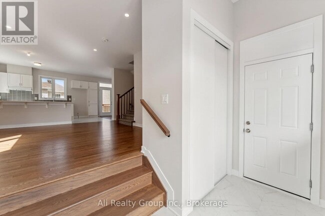 Photo - 309 Falsetto St