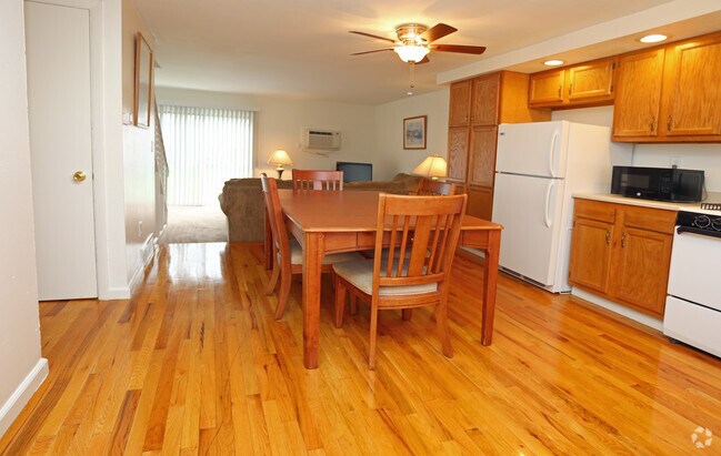 2 Bedroom 1.5 Bath Furnished - Pleasant Hill Crossings