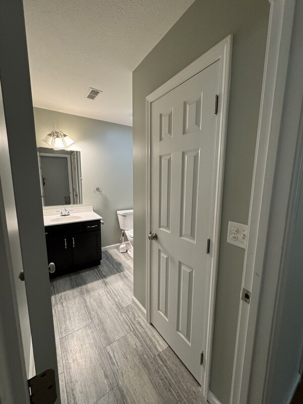 Photo - 702 N Washington St Unidad B