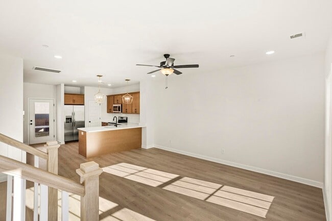 Photo - 505 Tappan Private Ln