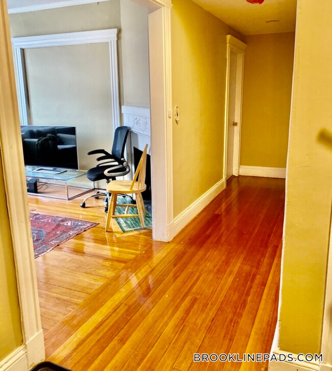 Photo - 10 Strathmore Rd Unidad B