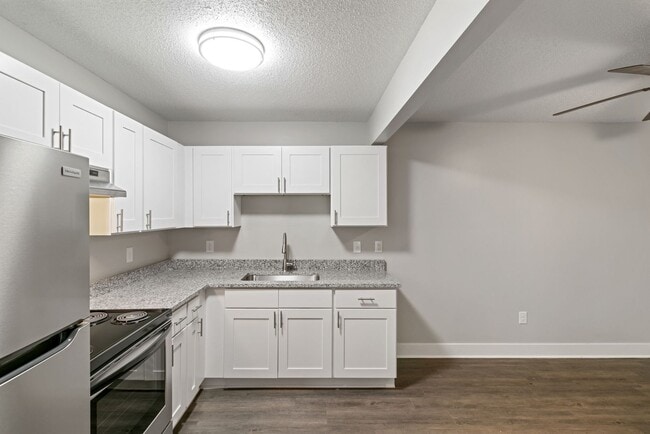 Photo - Center Court Apartments