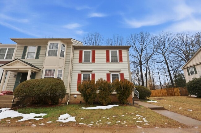 Photo - Welcome to this stunning end residence perfectly positioned in a highly desirable setting.