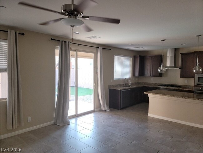 Photo - 2919 Tremont Ave