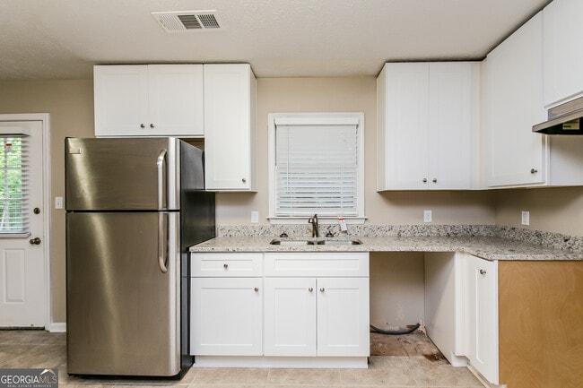 Photo - 3940 Scott Dr