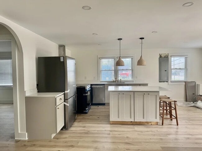 Photo - 2846 Appleton Ave