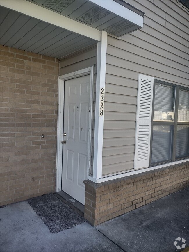 Building Photo - Magnolia Townhome