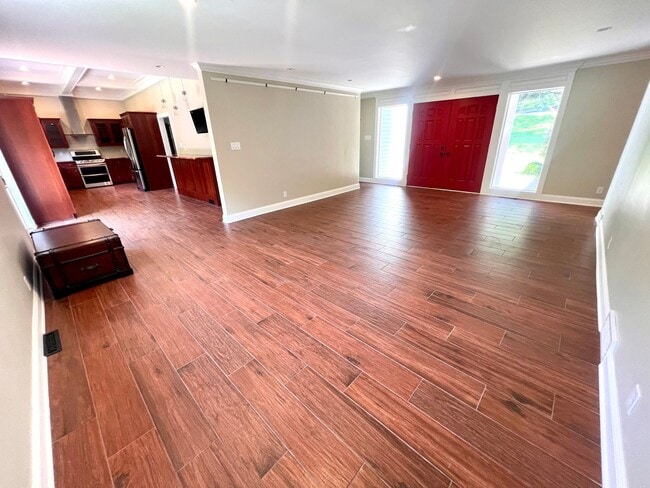 Photo - Cranberry - 6 bedroom 4 bathroom - Stunnin...