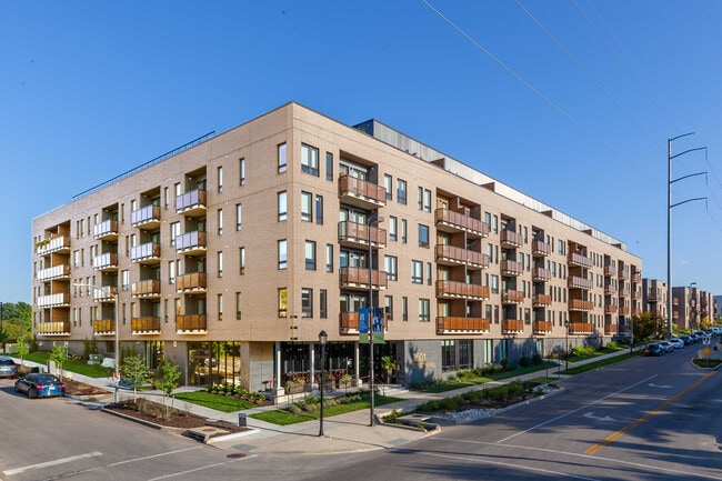 Building Photo - 2501 Troost Ave Unit A