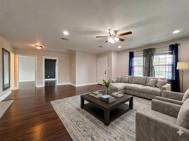 Building Photo - 2902 Elser St