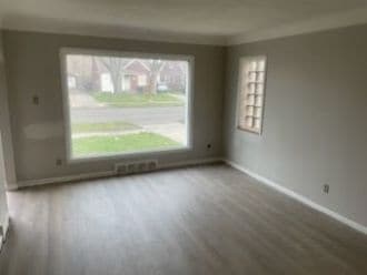 Photo - 12110 Laing St