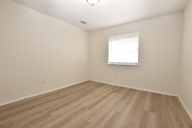 Photo - 2801 W Slaughter Ln