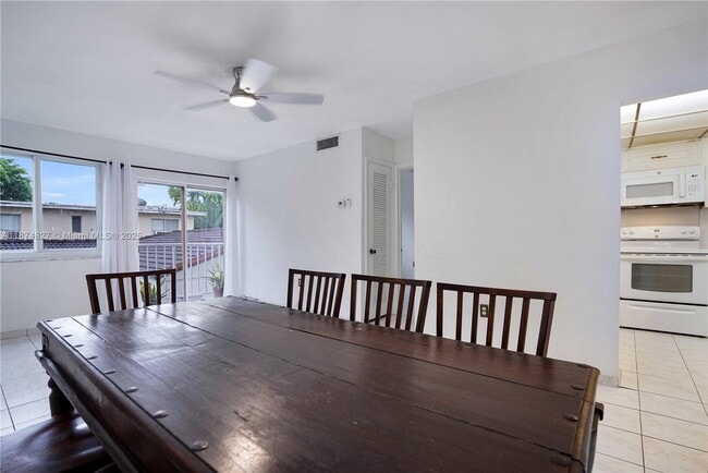 Photo - 7925 Carlyle Ave Unit 202