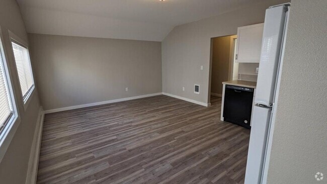 Building Photo - 3969 Hayesville Dr NE Rental