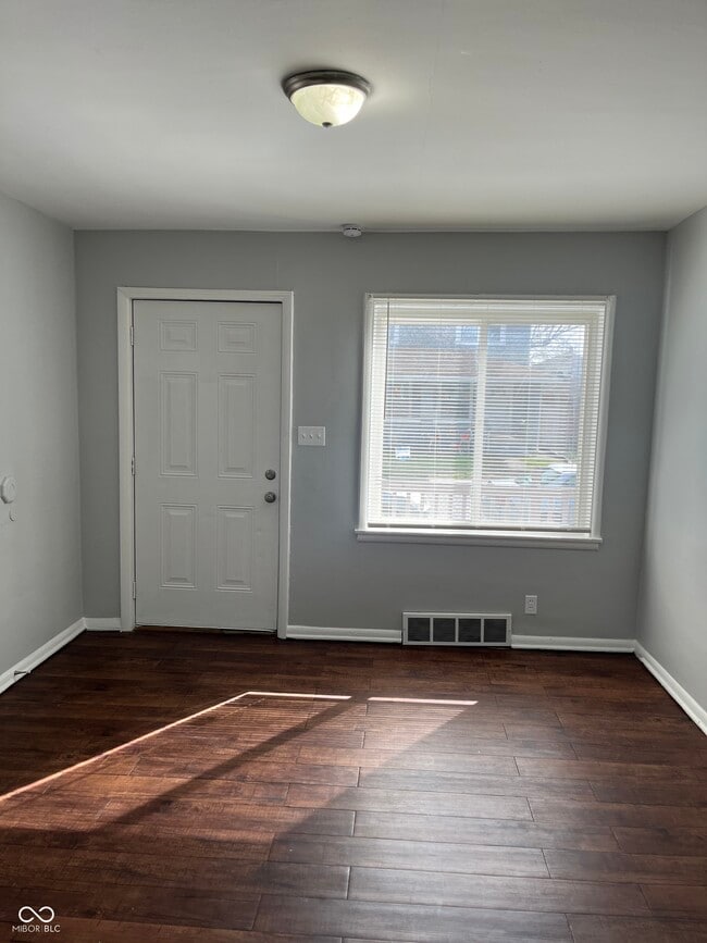 Photo - 628 N Oxford St