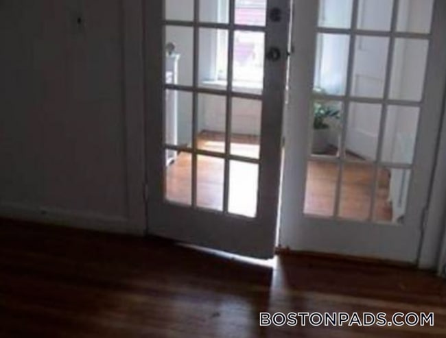 13 Becket St Unit 2