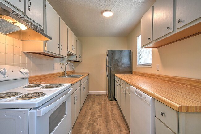 Photo - 109 Northwood Pl