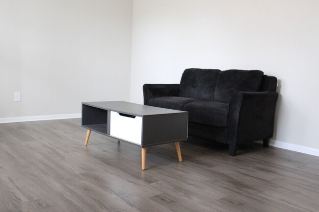 Photo - Bright and Spacious 3 Bedroom Furnished Rental