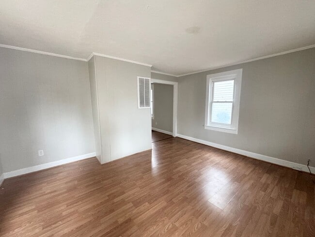 Building Photo - 711 Parsonage St