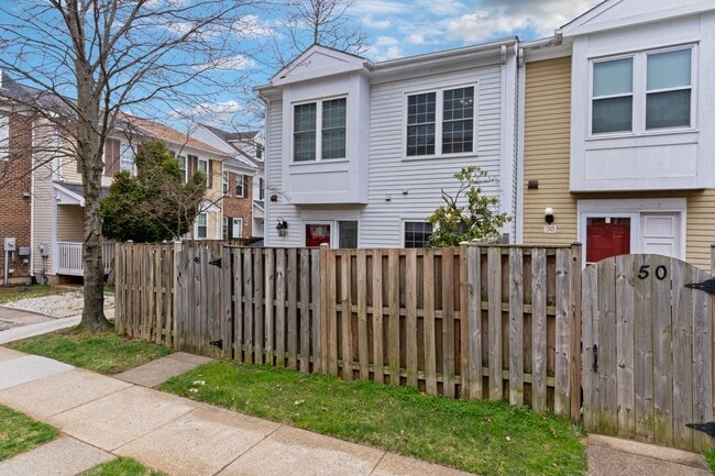 Photo - Stunning Silver Spring End Unit TH