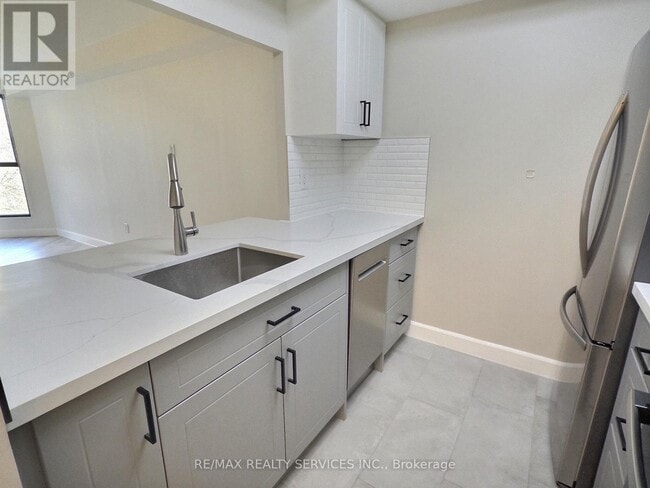 Photo - 8351 McLaughlin Rd S Unit 321