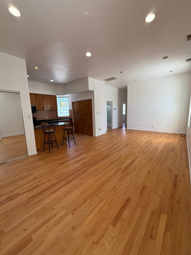 Photo - 3259 W North Ave Unidad 2
