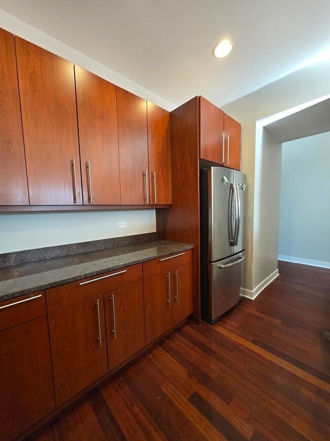 Photo - 2358 W School St