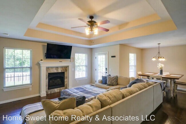 Photo - 4 br, 2 bath House - 1105 N Gretchen