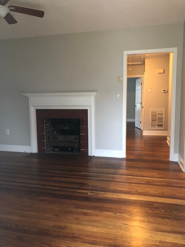 Charming 3 bedroom home in the heart of do... House Rental in Fuquay