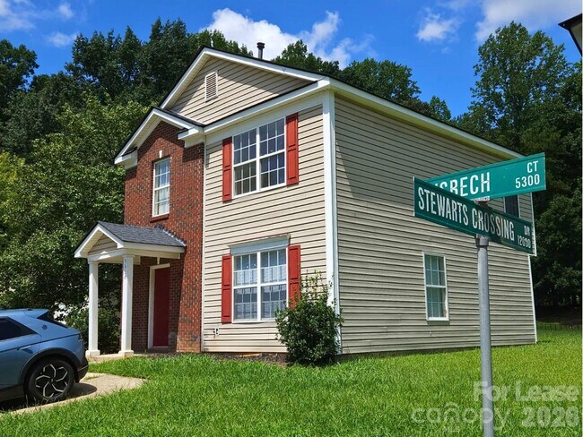 Photo - 5304 Wisbech Ct
