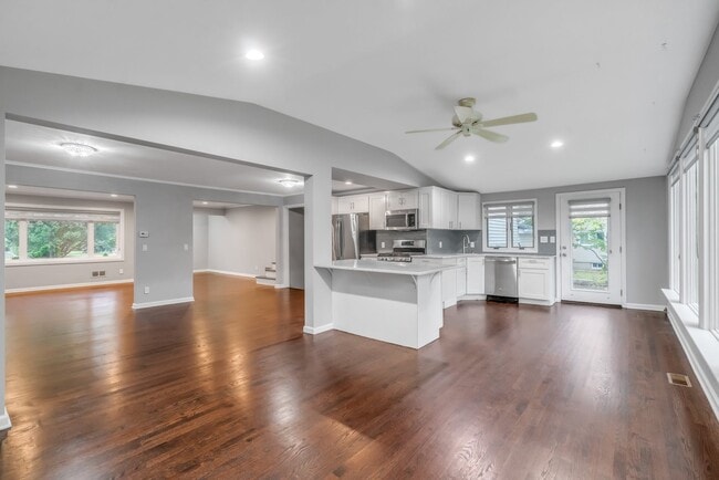 Photo - 8 Waibel Dr