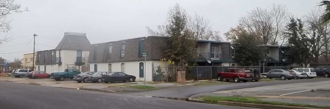 Murriburr Oaks Apartments - Tierwester (6215)