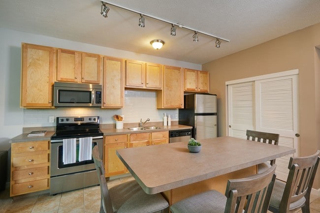 Photo - Flats on Vine