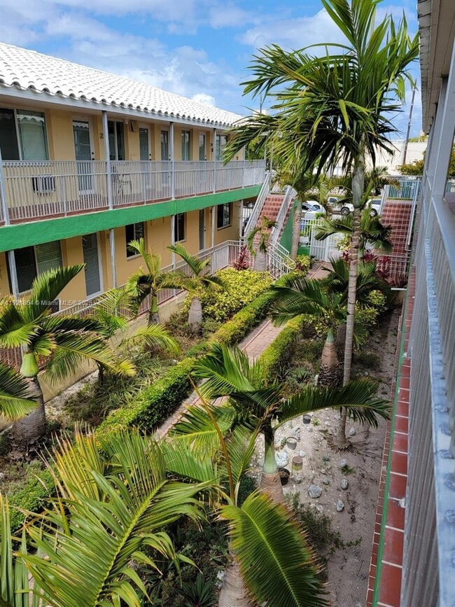 Building Photo - 7400 Harding Ave Unit 15