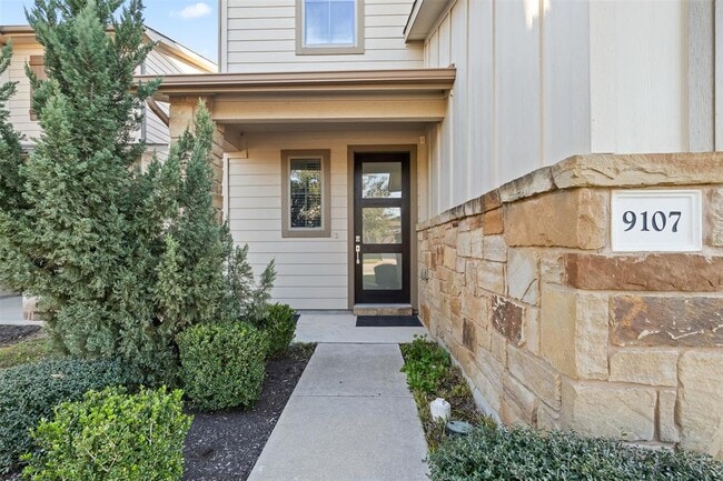 Building Photo - 9107 Moonstone Dr