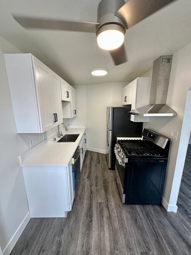 Photo - 821 S. Wilton Pl.,