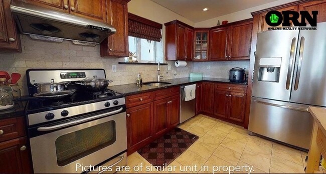 Photo - 1839 79th St