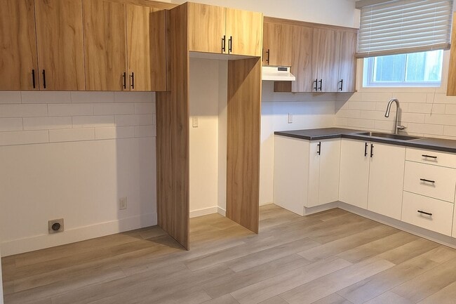 Photo - 986 Rue Préfontaine Unit Apt1 semi basement