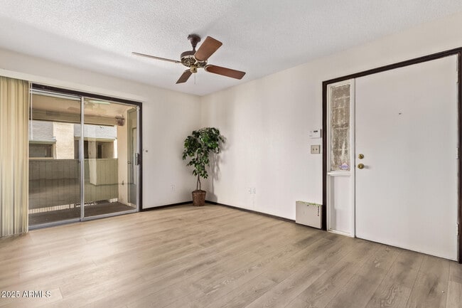 Photo - 729 W Coolidge St Unit 211