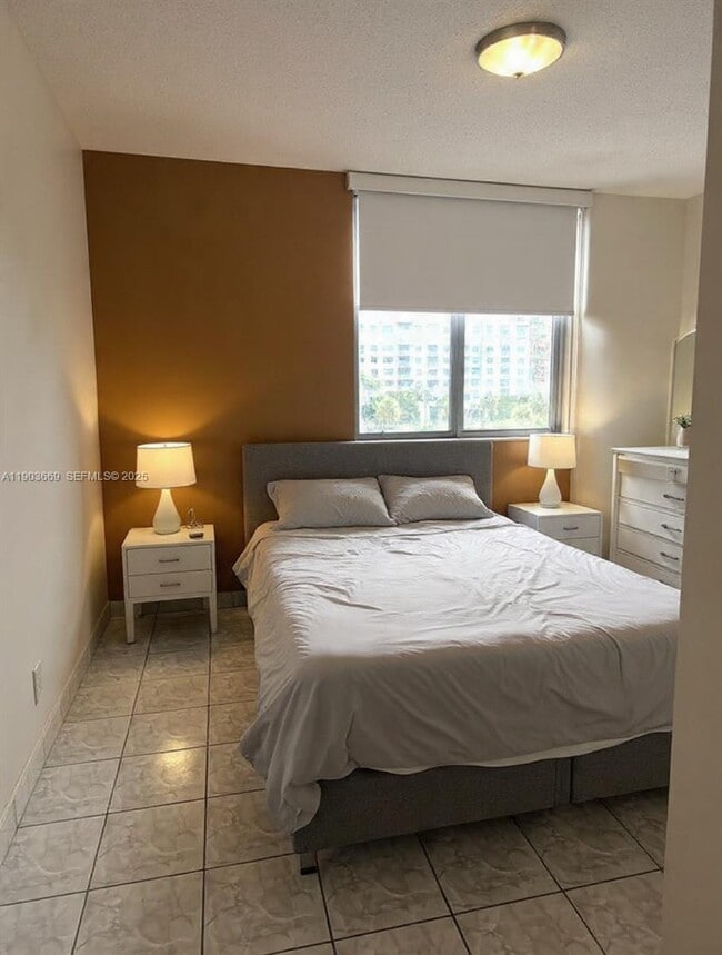 Photo - 2025 NE 164th St Unidad 508