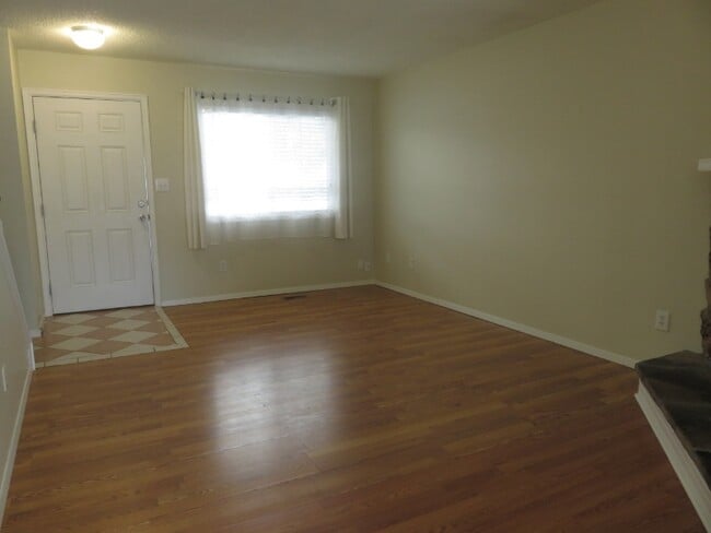 Photo - 1848 Zebulon Dr