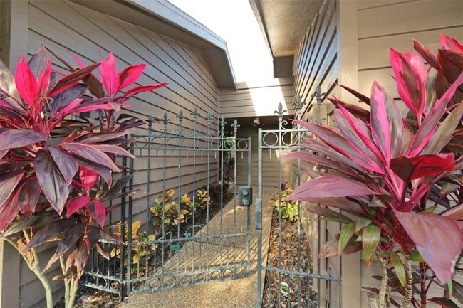 Photo - 5728 Doral Dr