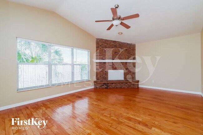 Photo - 1831 Wood Brook St