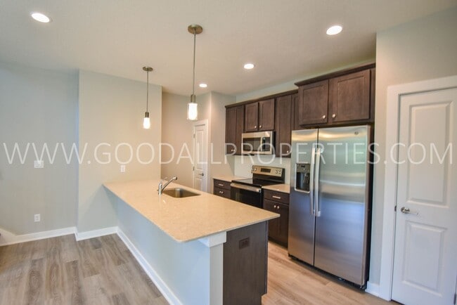 Photo - FALL RENT SPECIAL 4 Bdrm 3.5 Bath Townhome...