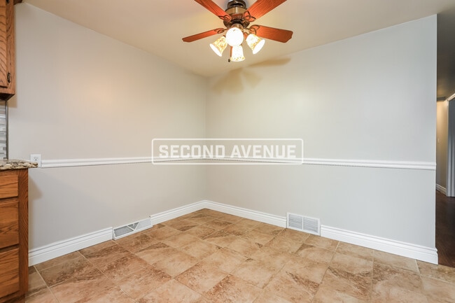 Photo - 1003 Locust Dr