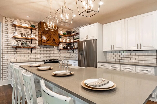 Building Photo - 304 N 43rd St