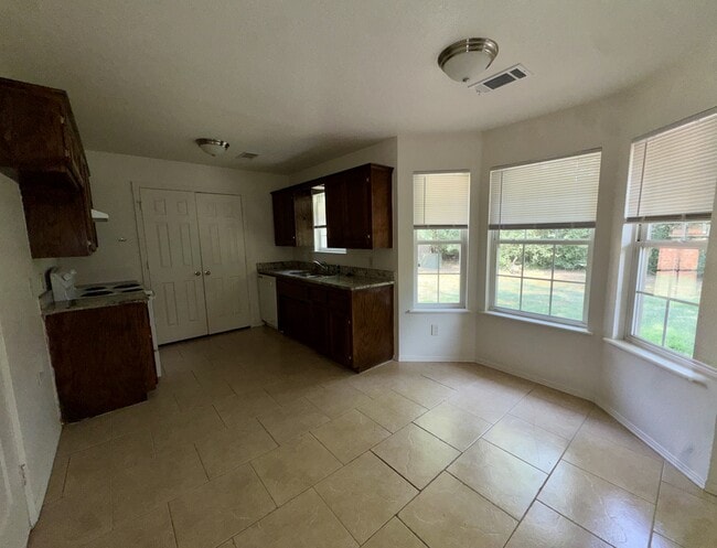 Photo - 128 Lanita Cir