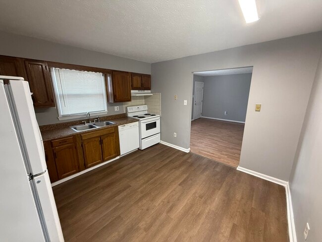 Photo - 327 Garden Park Dr