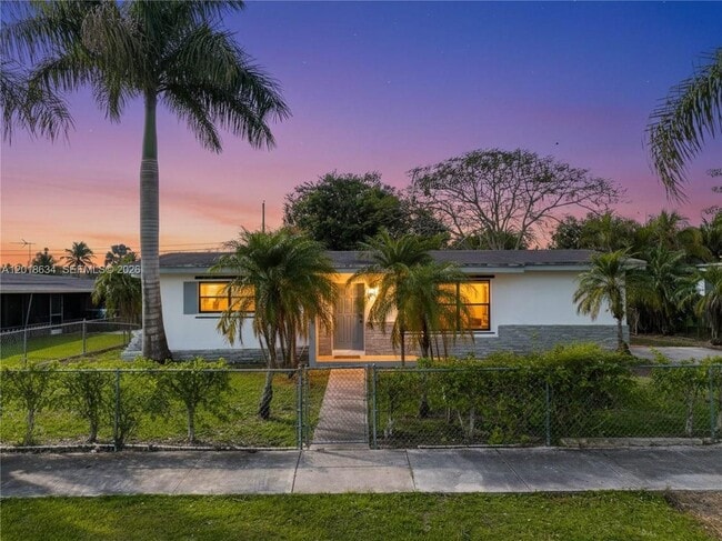 Building Photo - 1610 NW 9th Ct