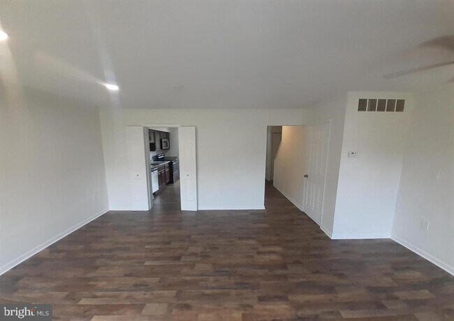 Photo - 10 Prestwick Square